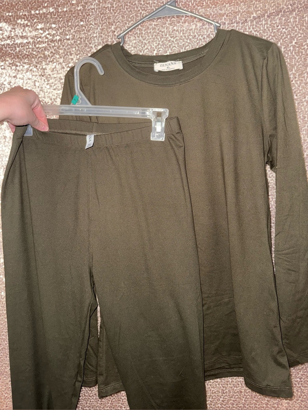 Zenana Outfitters Women’s Olive Green Long-Sleeve & Leggings Butter Set